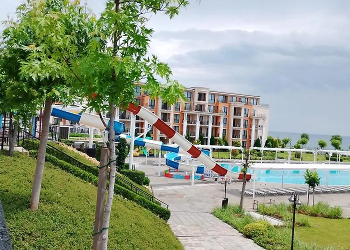 Private In Premier Lägenhet 4*